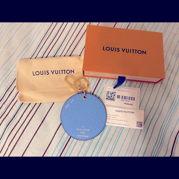 LV Christmas Animation Keychain - Picture 3 of 3